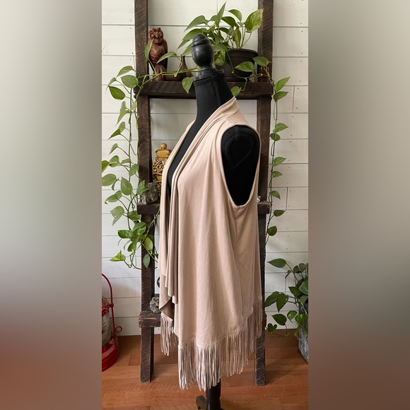 Pink Rose: Tan Vest with Fringed Trim - Picture 15 of 17